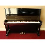 Đàn piano Yamaha UX1