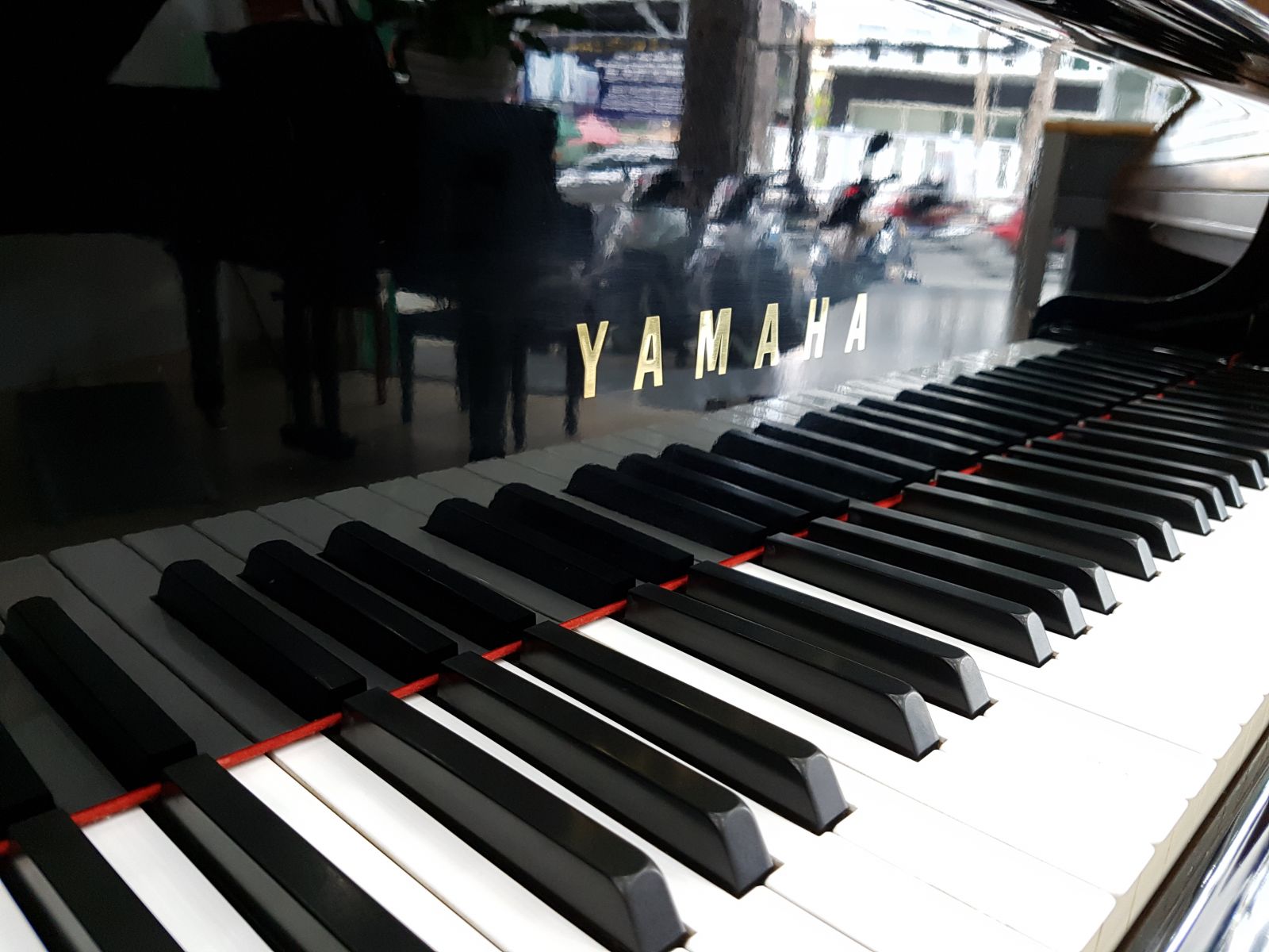 Đàn piano Yamaha C3B