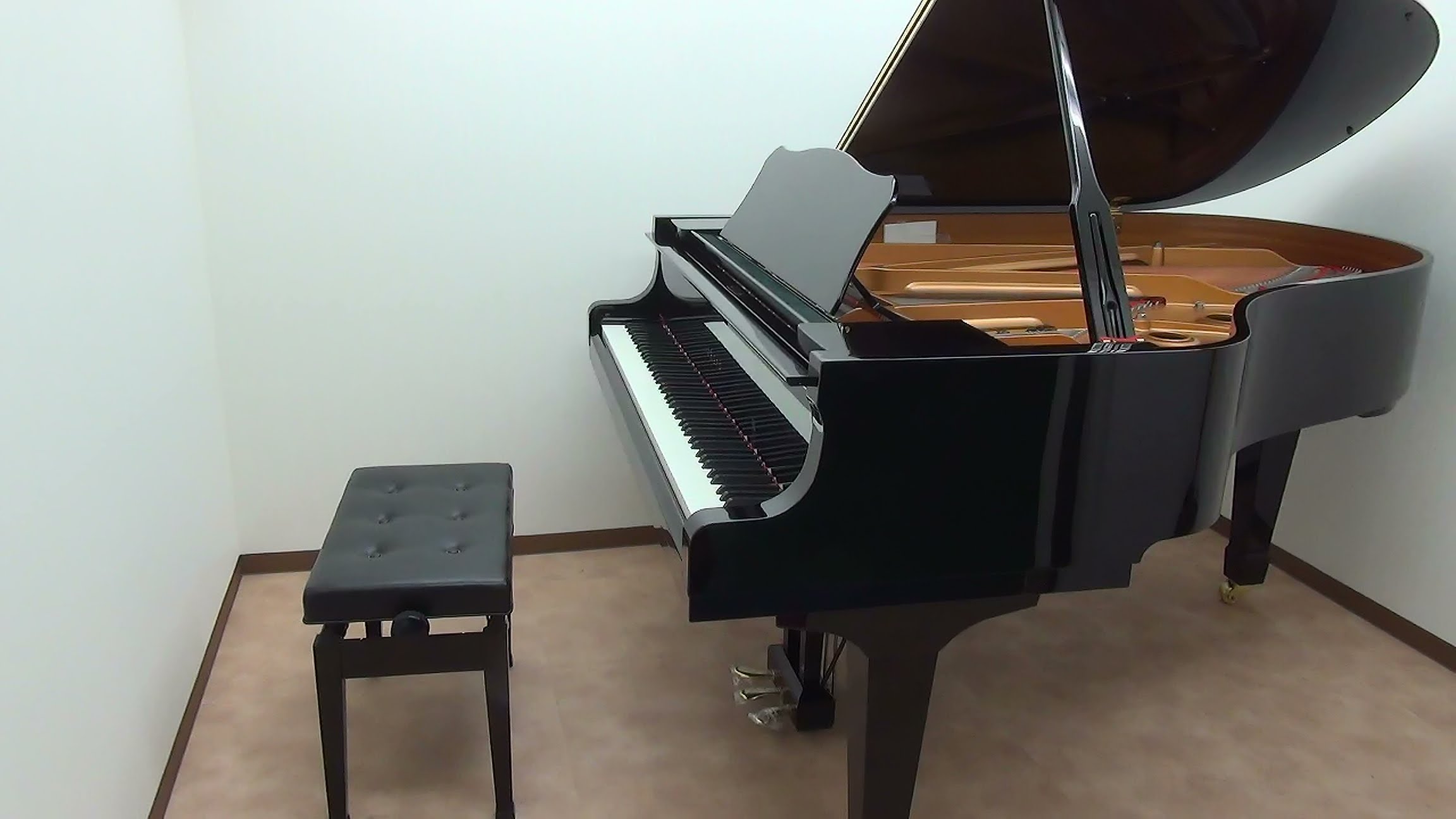 Đàn piano Yamaha C3L