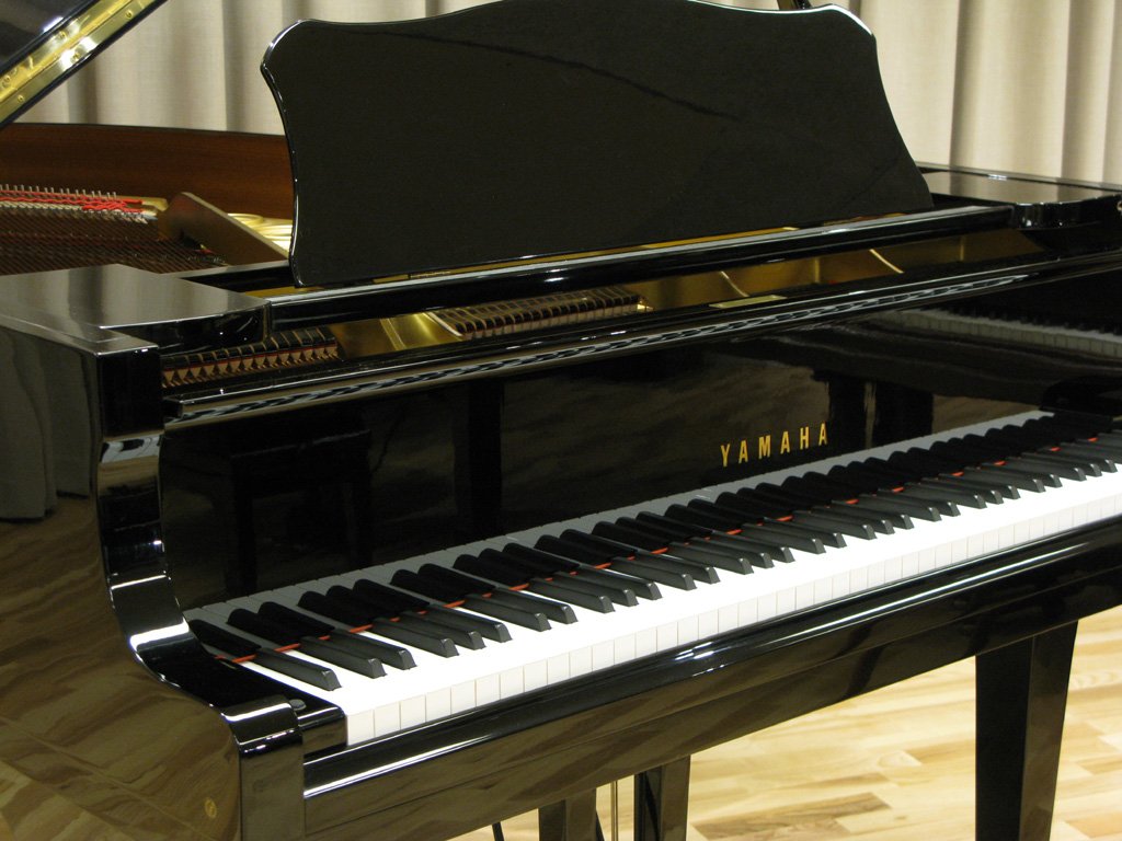 Đàn piano Yamaha G3B